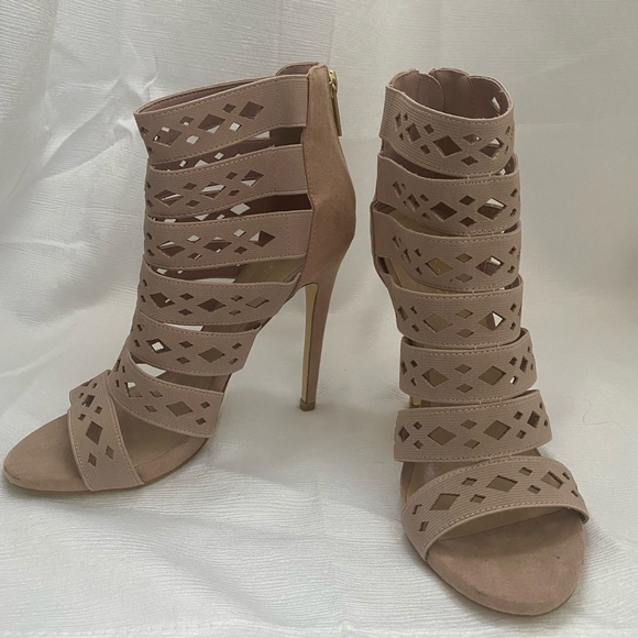 Light mauve colored heels - Picture 1 of 7